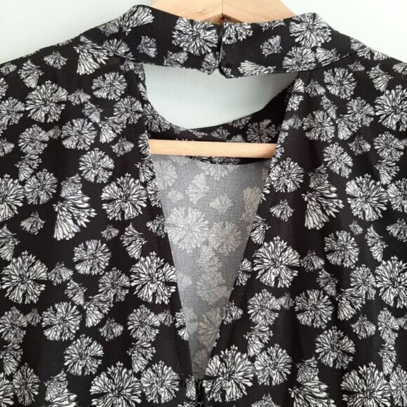 H&M Floral High Neck Mini Dress Flowy Lightweight B&W Sz 6 - Picture 11 of 15